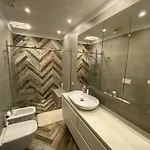 Mel's Place Tirana