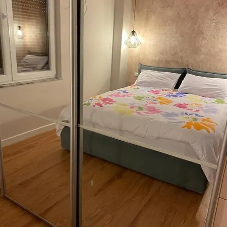 Mel's Place Apartment