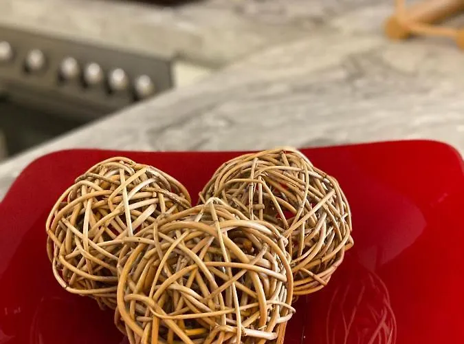 Mel's Place * Tirana