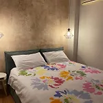 Mel's Place