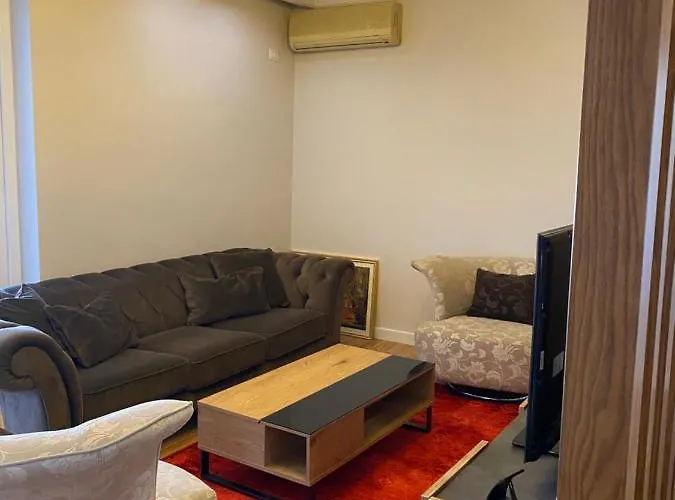 דירה Mel's Place *